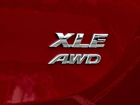 Used 2015 Toyota RAV4 XLE AWD/4WD image 10