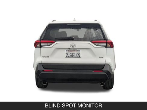 Used 2025 Toyota RAV4 XLE image 9