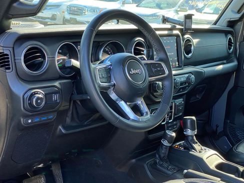 Used 2023 Jeep Wrangler Unlimited Sahara image 10