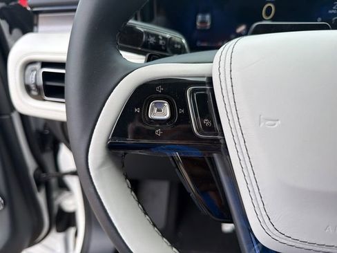 New 2026 Lincoln Aviator AWD image 28