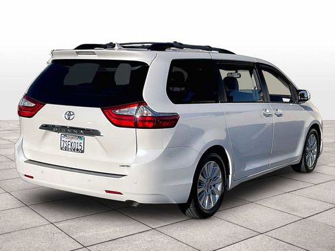 Used 2016 Toyota Sienna Limited FWD image 14