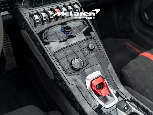 Used 2019 Lamborghini Huracan Performante AWD/4WD image 15