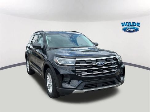 New 2025 Ford Explorer Active image 3
