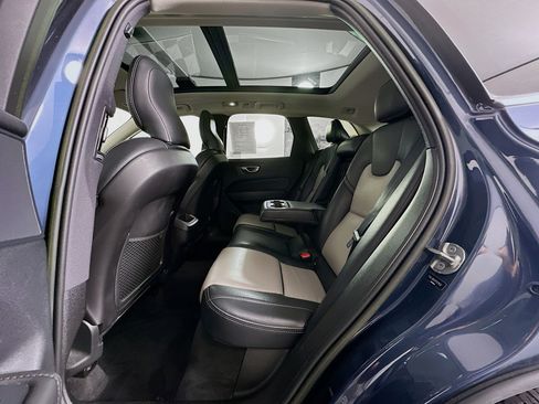 Used 2023 Volvo XC60 B5 Core w/ Climate Package FWD image 30