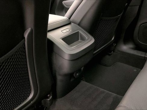 Certified 2025 Volvo XC60 B5 Plus image 32