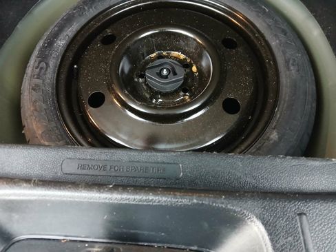 Used 2018 Ford Explorer FWD image 16