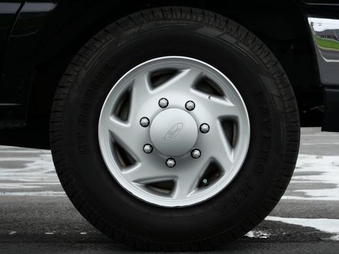 Used 2014 Ford E-150 and Econoline 150 w/ Power Group RWD image 9