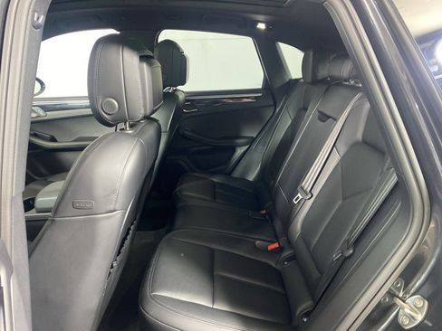 Used 2024 Porsche Macan image 21