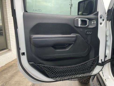 Used 2018 Jeep Wrangler Unlimited Sport S image 18