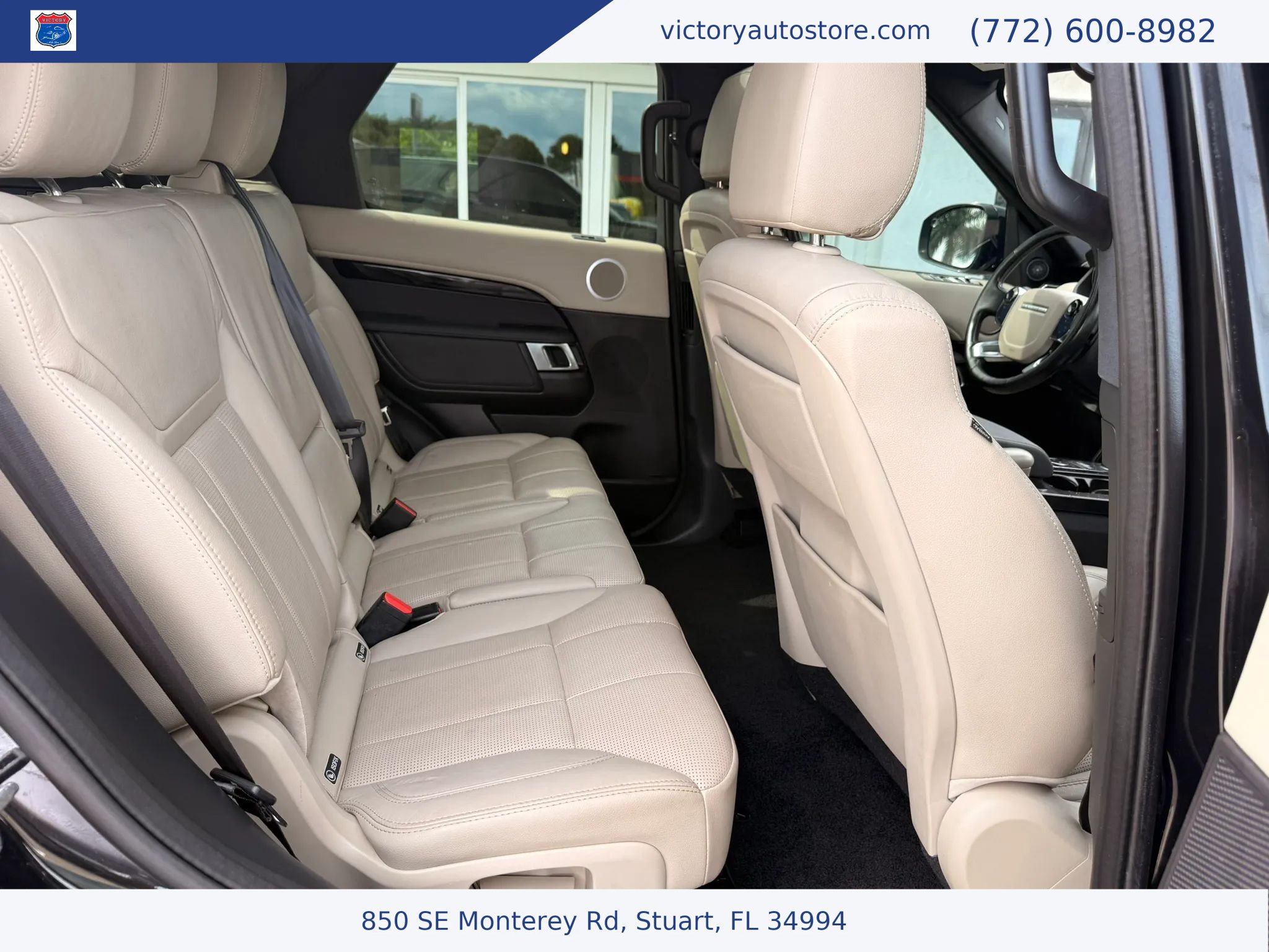 Used 2019 Land Rover Discovery SE AWD/4WD image 7
