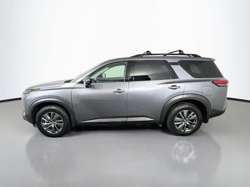 Used 2024 Nissan Pathfinder SV w/ SV Premium Package AWD/4WD image 4