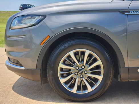 Used 2021 Lincoln Nautilus Reserve AWD/4WD image 13