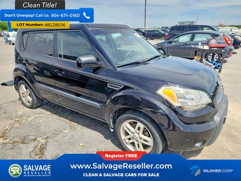 Used 2011 Kia Soul + w/ Audio Pkg image 5