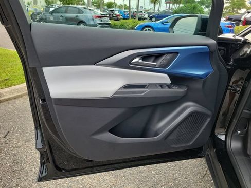 Used 2025 Chevrolet Equinox EV LT FWD image 21