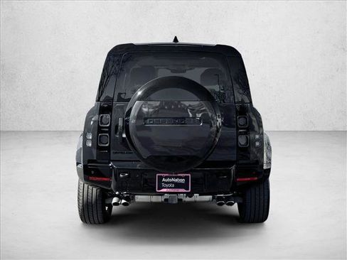 Used 2025 Land Rover Defender 110 V8 AWD/4WD image 6