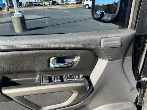 Used 2015 Nissan Armada Platinum image 38