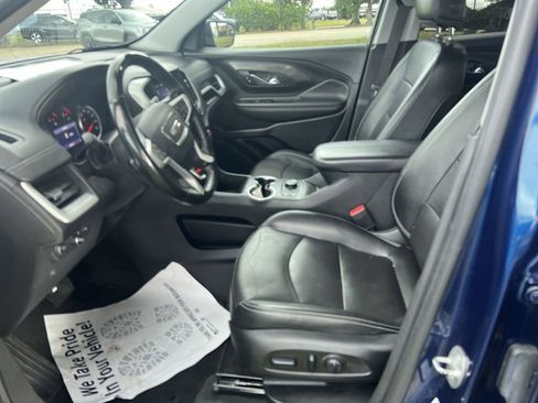 Used 2023 GMC Terrain SLT image 12