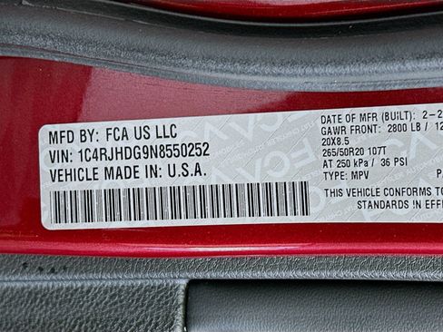 Used 2022 Jeep Grand Cherokee Overland AWD/4WD image 34
