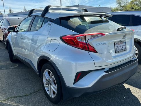 Used 2020 Toyota C-HR LE image 6