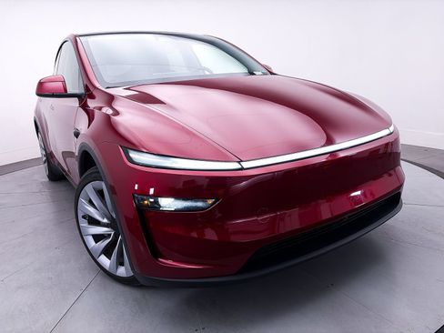 Used 2026 Tesla Model Y Long Range AWD/4WD image 3