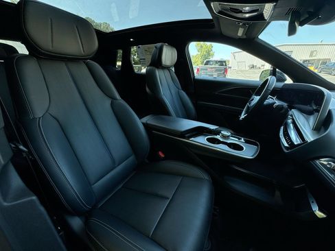 Used 2024 Cadillac Lyriq Luxury RWD image 31
