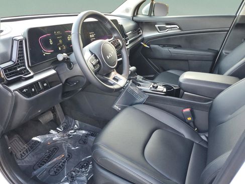 Certified 2025 Kia Sportage EX image 19