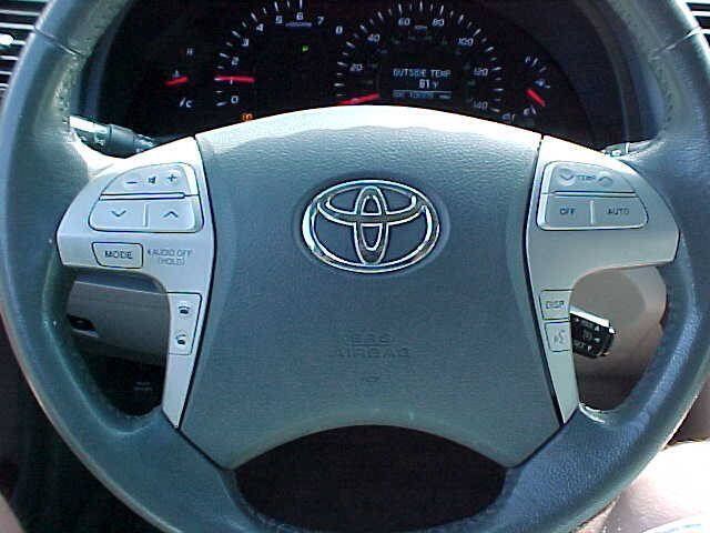 Used 2011 Toyota Camry XLE w/ SE/XLE Extra-Value Pkg FWD image 60