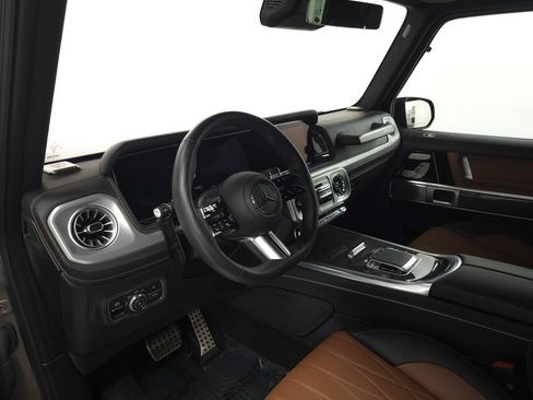 Used 2025 Mercedes-Benz G 580 w/ EQ Technology image 9