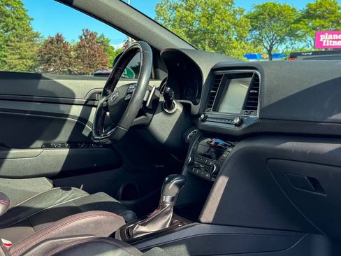 Used 2018 Hyundai Elantra Sport w/ Sport Premium Package 03 FWD image 13