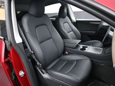 Used 2024 Tesla Model Y Long Range image 31