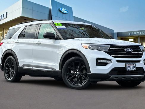 Certified 2020 Ford Explorer XLT w/ Equipment Group 202A image 2