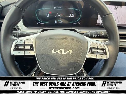 Used 2025 Kia Telluride S FWD image 23