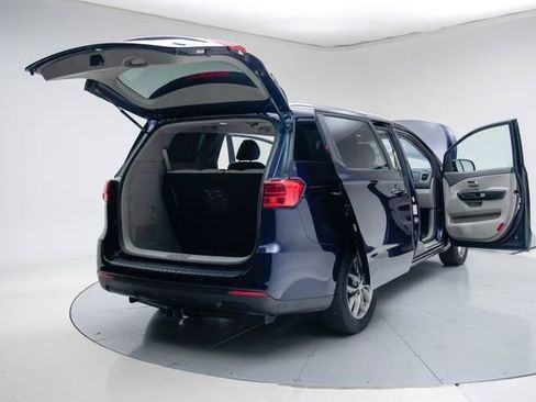 Used 2019 Kia Sedona EX FWD image 21