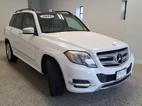 Used 2015 Mercedes-Benz GLK 350 4MATIC image 3