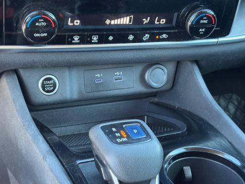 Used 2022 Nissan Rogue SV image 26