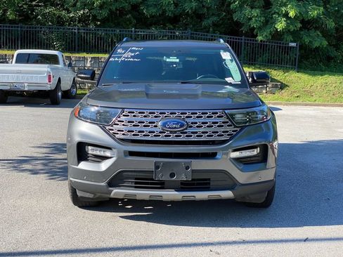 Used 2022 Ford Explorer Limited w/ Equipment Group 301A AWD/4WD image 2