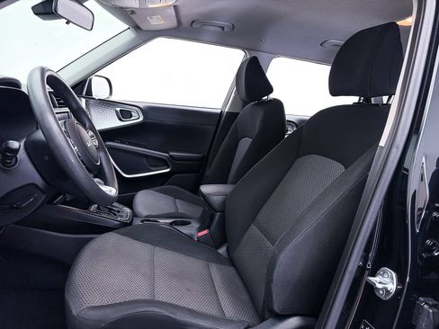 Used 2024 Kia Soul LX FWD image 18