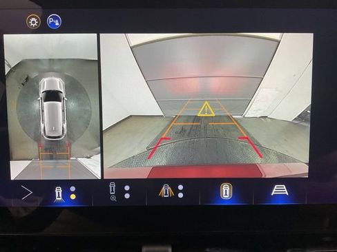 New 2026 Chevrolet Equinox LT w/ Safety and Technology Package AWD/4WD image 16