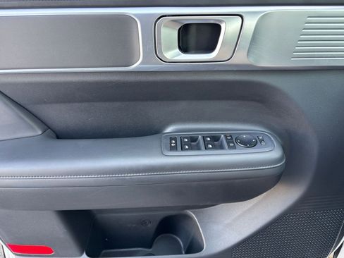 Used 2025 Hyundai Santa Fe SEL FWD image 18