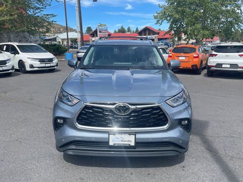 Used 2024 Toyota Highlander Limited AWD/4WD image 8