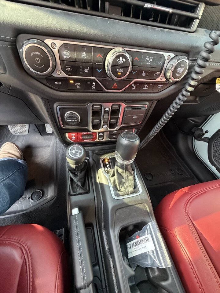 Used 2024 Jeep Wrangler Unlimited Rubicon 392 AWD/4WD image 15