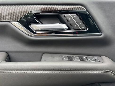 New 2026 GMC Yukon XL Elevation w/ Elevation Premium Package AWD/4WD image 11