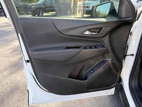 Used 2023 Chevrolet Equinox RS FWD image 12
