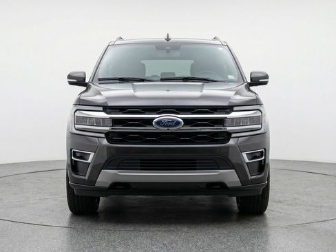 Used 2024 Ford Expedition Limited image 2