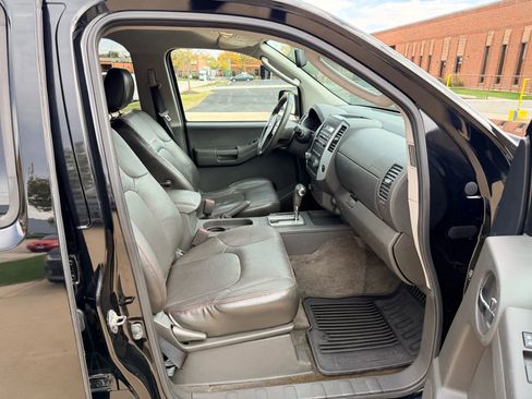 Used 2012 Nissan Xterra PRO-4X w/ Pro-4x Leather Pkg image 19