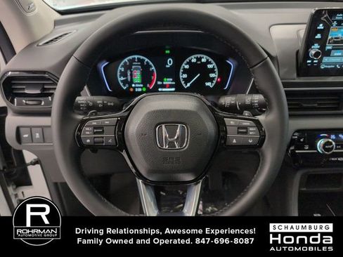 New 2025 Honda Pilot Touring image 11