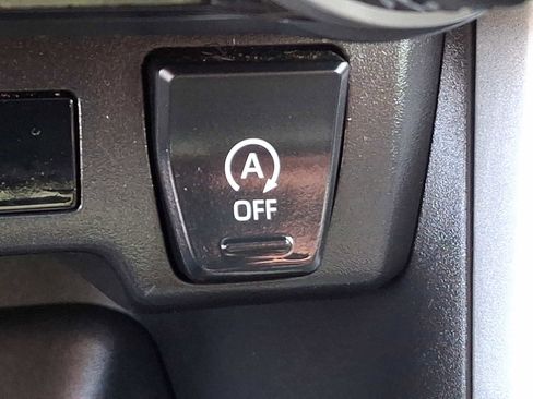 Used 2021 Toyota RAV4 XLE w/ Convenience Package image 27