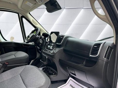 New 2024 RAM ProMaster 3500 w/ Quick Order Package 22G SLT image 32