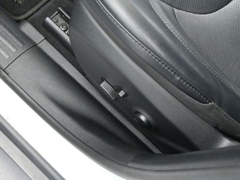 Used 2022 Jeep Cherokee Limited image 14