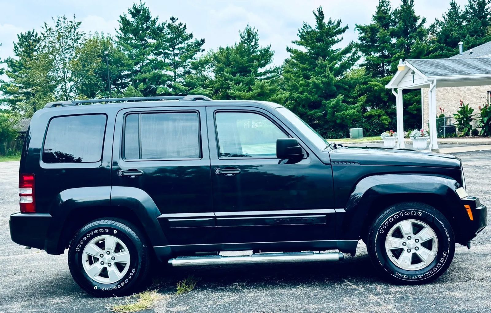 Used 2010 Jeep Liberty Sport w/ Popular Equipment Group AWD/4WD image 2